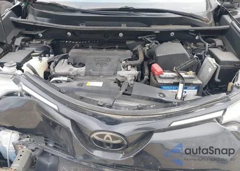 2018 Toyota Rav4 Xle z USA, uszkodzony, nr VIN 2T3RFREV6JW763345